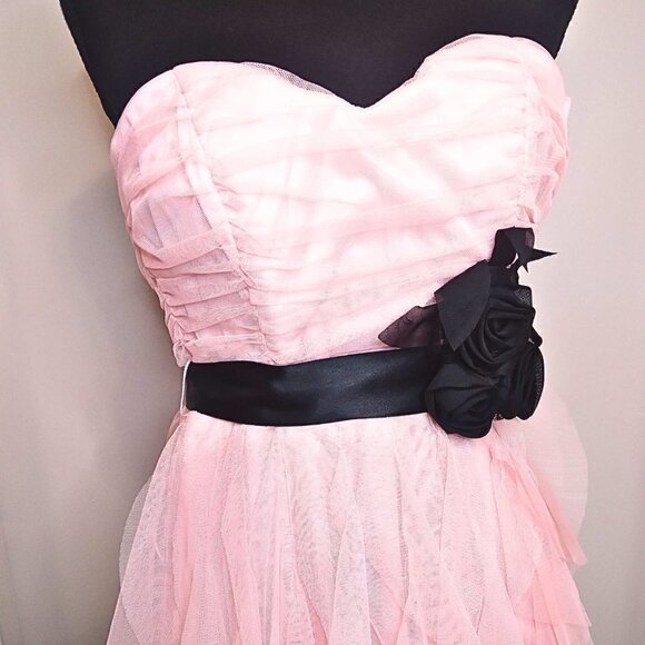 PINK ORGANZA HIGH-LOW PARTY DRESS W/ BLACK ROSETTE FLOWER WAIST BELT - Picture 3 of 6